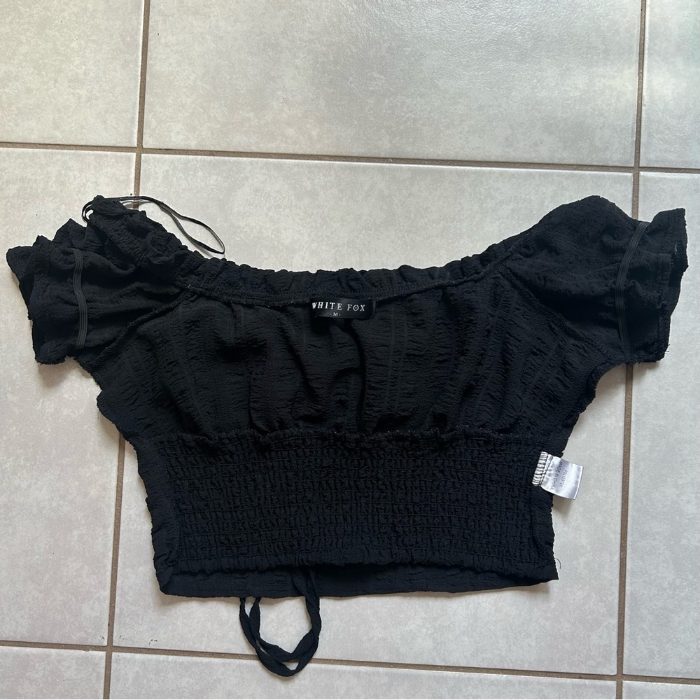 White Fox Boutique Gemini Off the Shoulder Crop - Picture 5 of 7